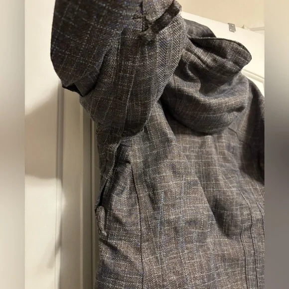 686 Women’s Snowboard Jacket – XS – Excellent Condition - Picture 7 of 17